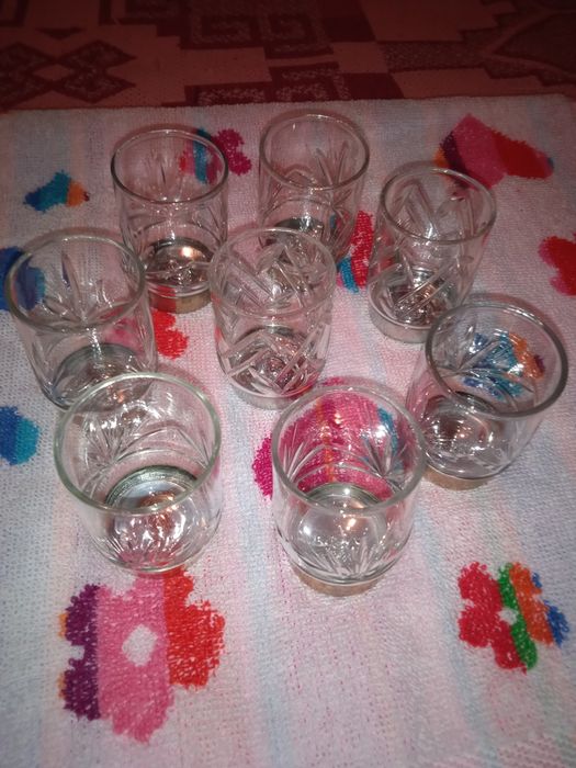 Продам красивые, подарочные стопки с рисунком, 8шт.