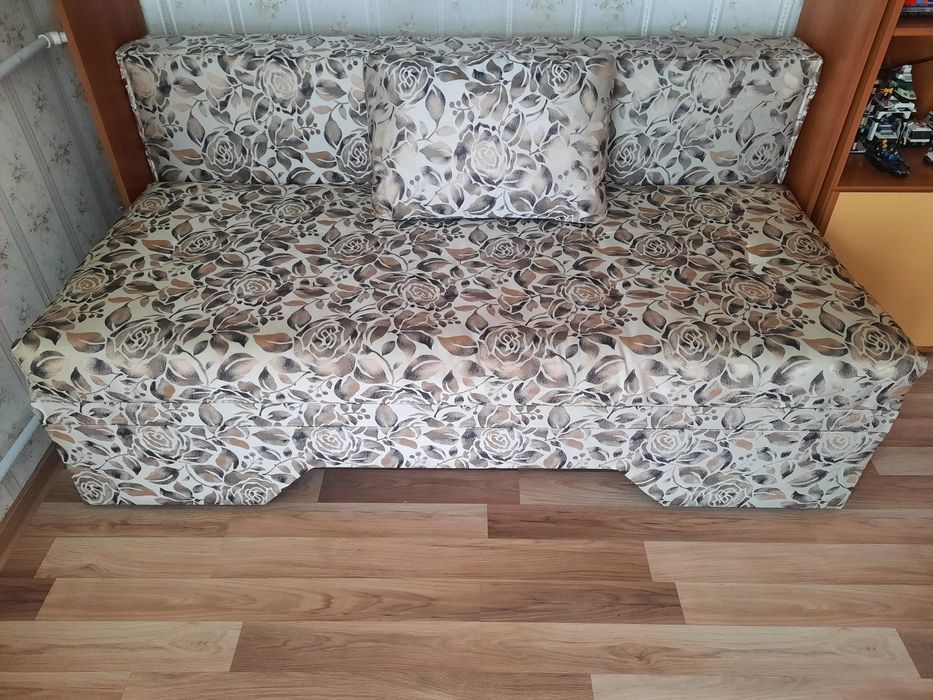 Canapea  3 locuri