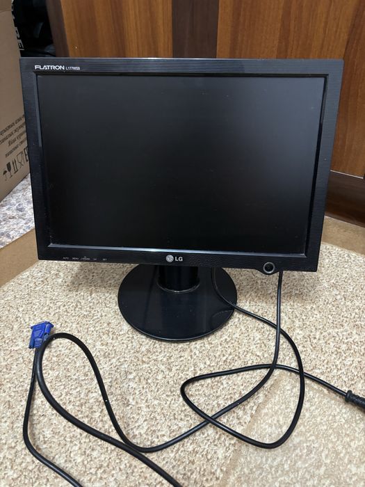 Монитор LG Flatron 17 дюйм