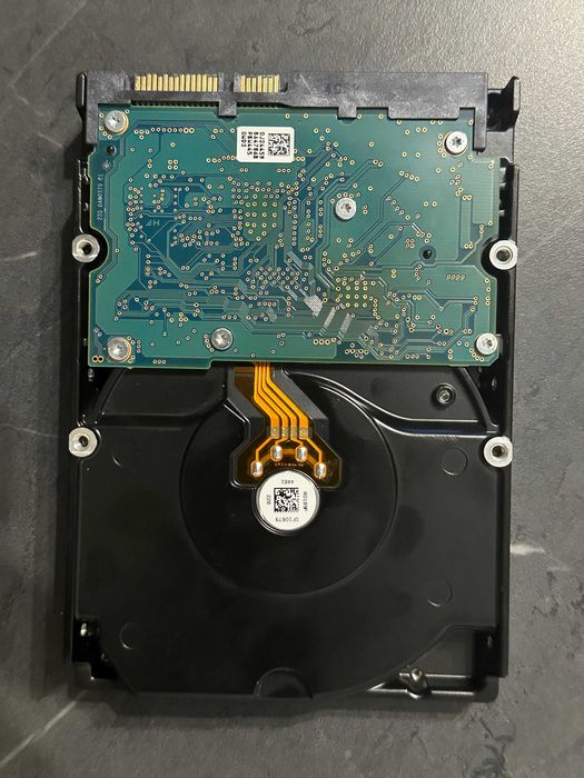 Hard Disk HGST 4TB, 7200RPM, SATA III – HDD / server / NAS - 2 BUCATI