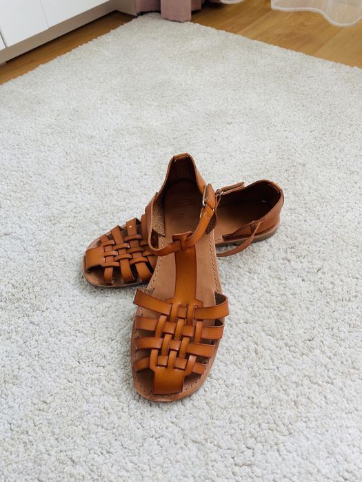 Sandale zara  piele marimea 36 pret 100ron