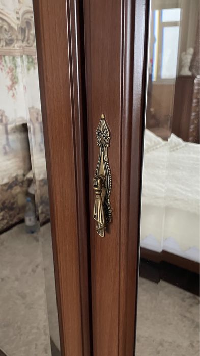 Продам спальный гарнитур