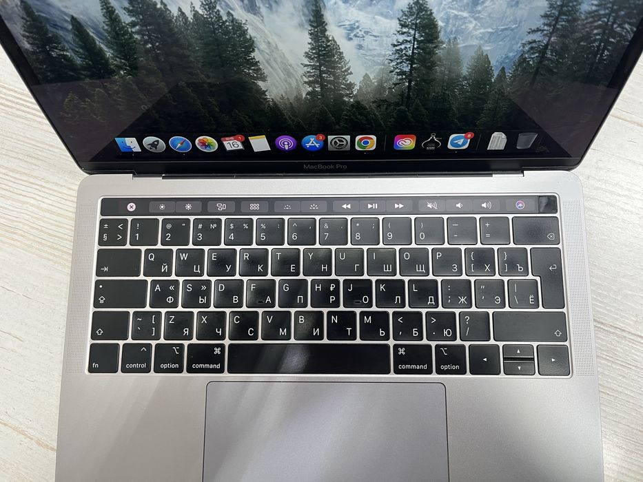 Продам MacBook 2019