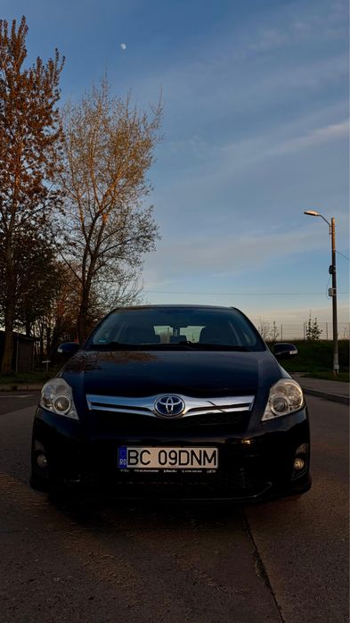 TOYOTA Auris 2011