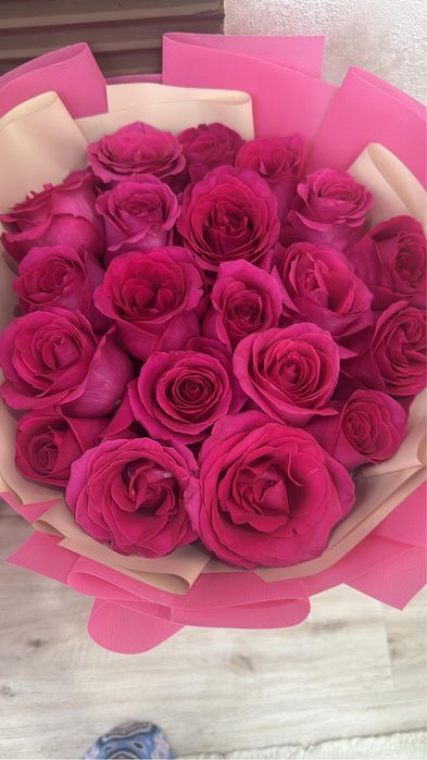 Свежие больше букеты роз