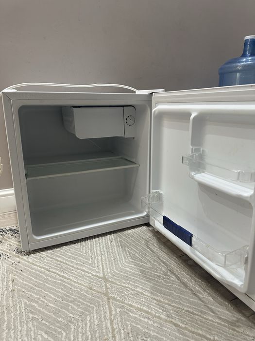 Мини бар холодильник в отличном состоянии