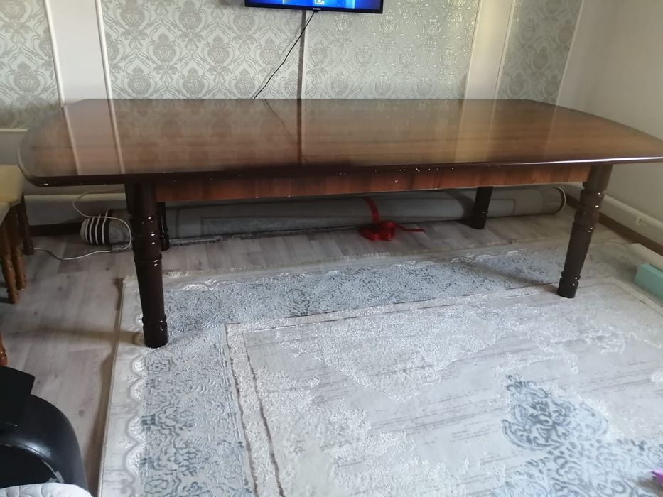 Деревянный стол, качественный