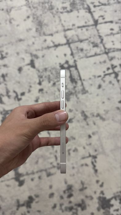 Продам Iphone 12