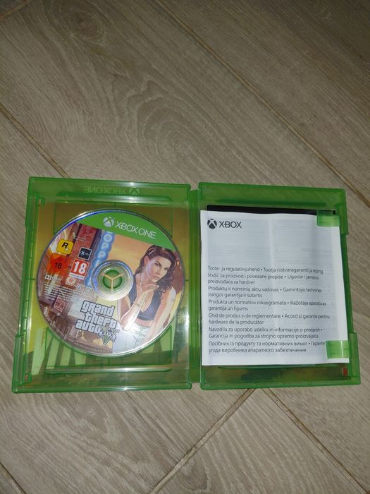 Xbox one s, controler+ gta 5