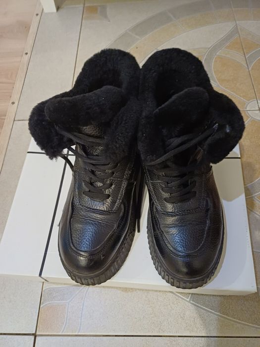 Зимние женские ботинки