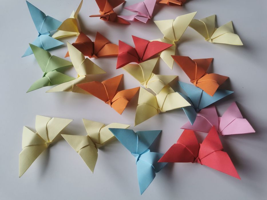Хартиени пеперуди - различни цветове