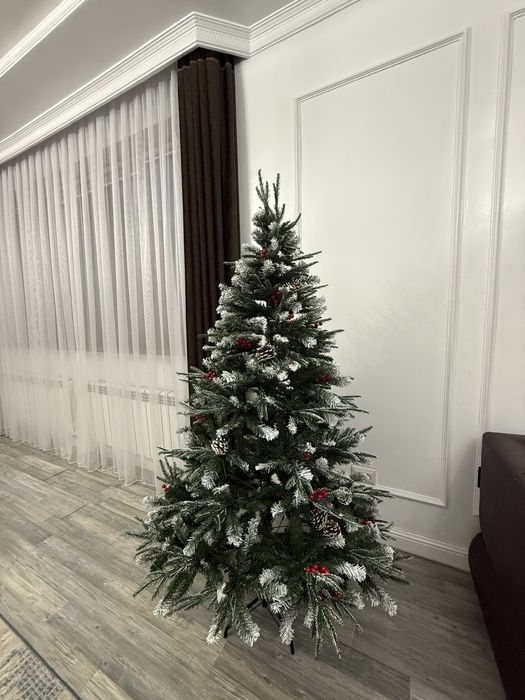 Ёлка новая искуственная!