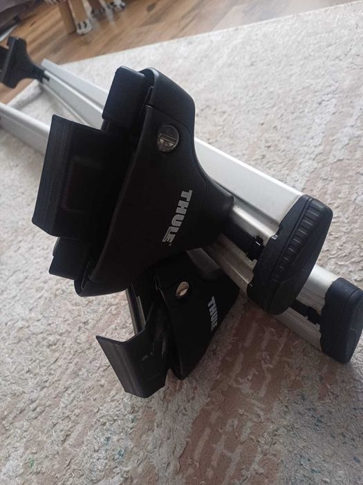 Portbagaj Thule Ocean 780 cu bare de prindere ca noi
