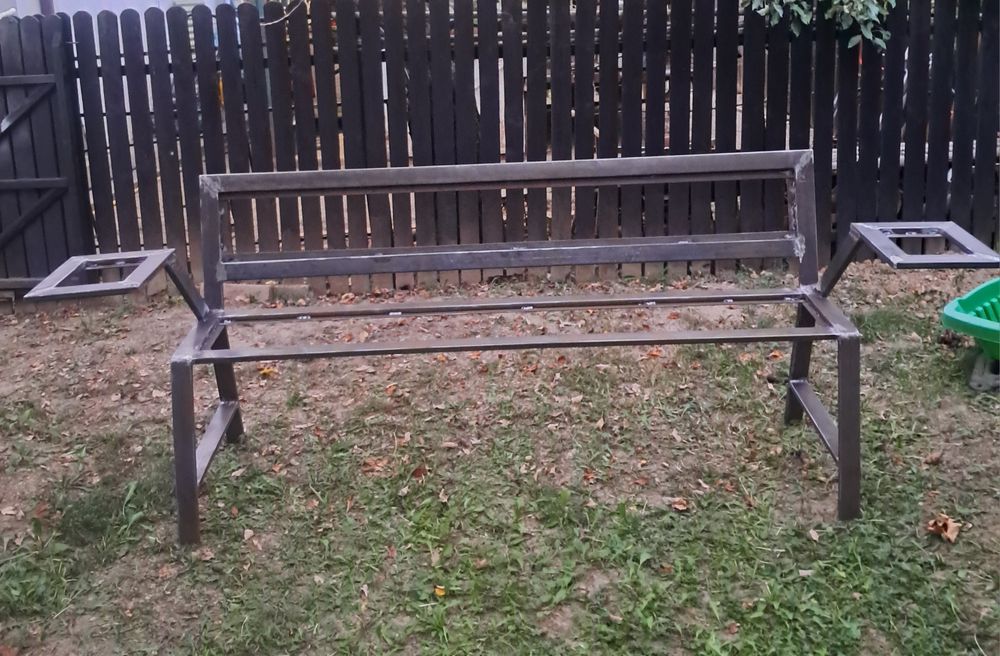 Băncuță de gradină