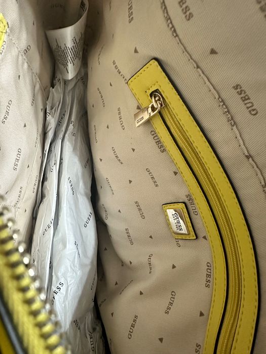 Дамска чанта guess