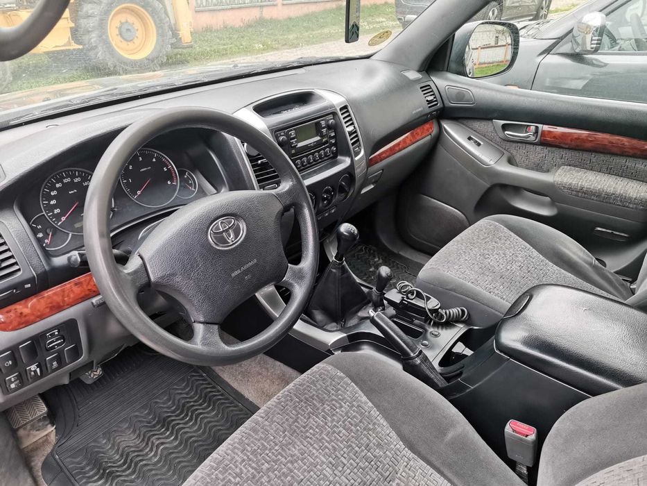Toyota Land Cruiser 2004 3.0 D-4D + Încă o Toyota Land Cruiser 2004 3.0 D-4D pentru piese