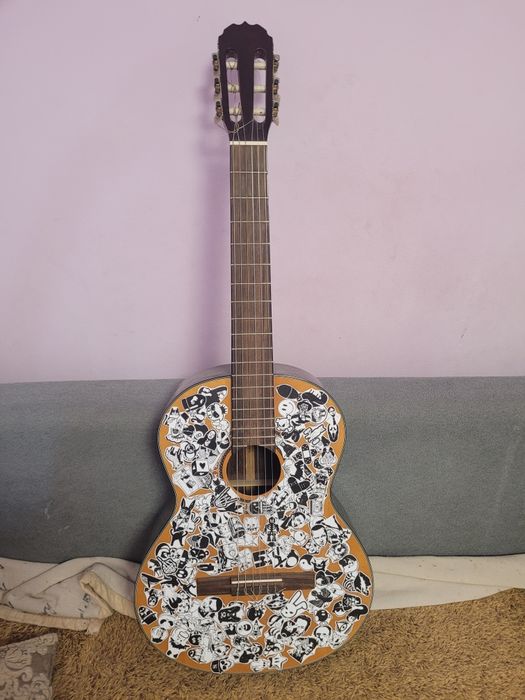 Классическая гитара kremona