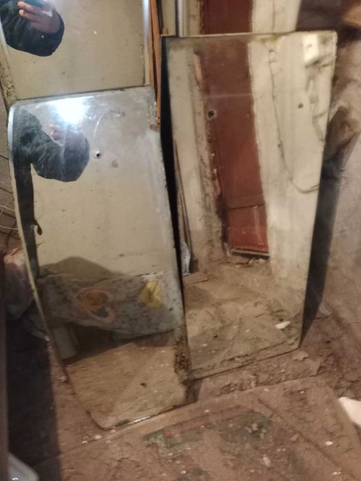 Продам зеркала разные состояние хорошее адрес 6 мкр(кунаева)