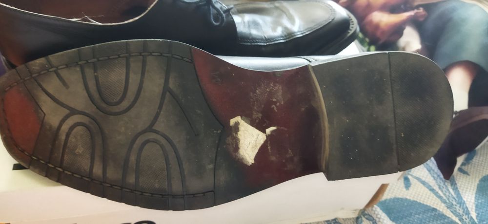 Vând pantofi piele naturala 44