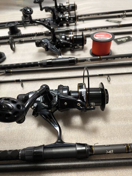 SET 4 Lansete FL VIPER 3.90m 3.5 LBS 3 tronsoane + 4 Mulinete AVIATOR