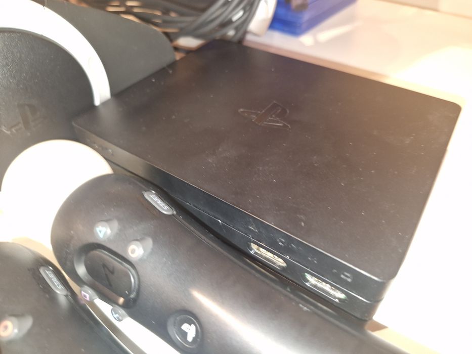 PS VR 1 комплект - джойстици + VR пушка