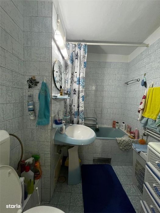 Lipovei - Etaj 1 - 4 Camere - 3 Balcoane - Centrala Proprie - Decomand