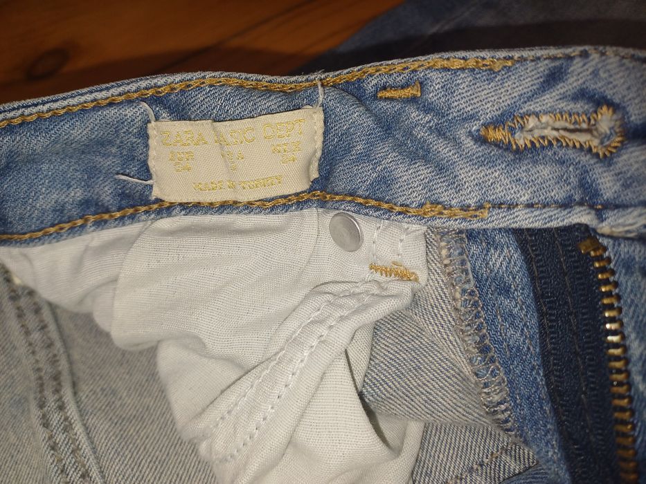 Разкъсани дънки Zara