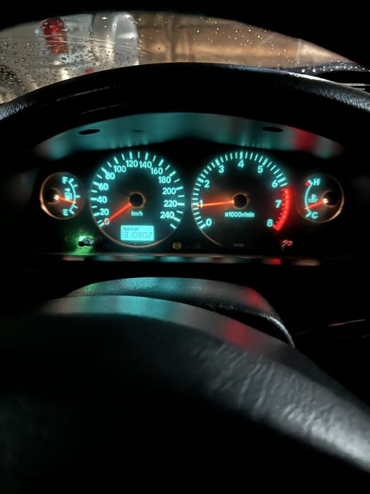 Тоета авенсис 2002 г