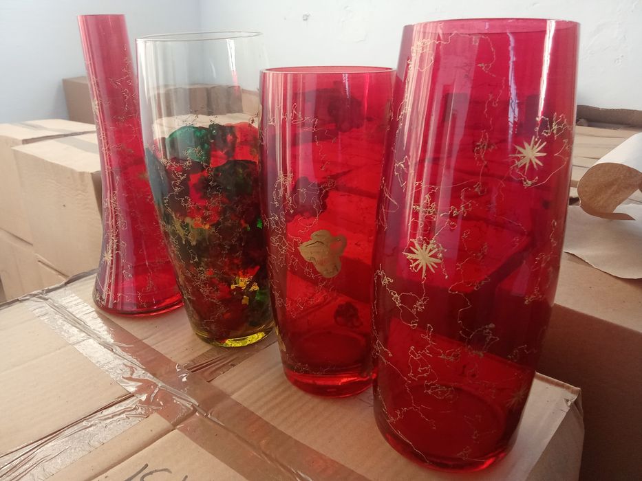 Vaze de sticla pictate manual.