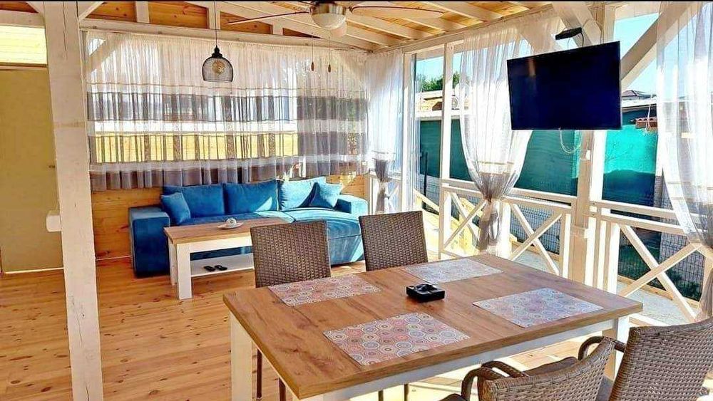 Каравани под наем на къмпинг Арапя с веранда