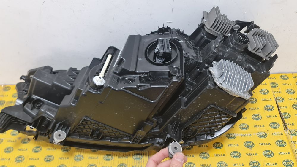 Far full led Laser BMW iX i20 stanga 5A3CEA2 spart avariat