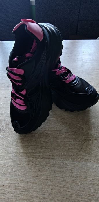 Страхотни дамски маратонки .Размер 38.Чисто нови.