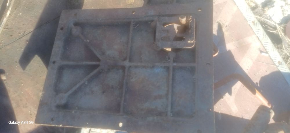 Capac cutie tractor u 650