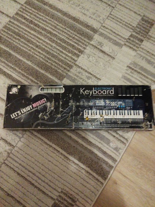 Продам сентизатор пианинл