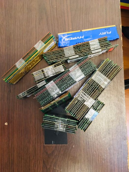 89 Carduri de memorie pentru computer