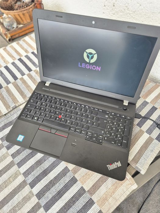 Laptop slim Lenovo E560 cu i5 ssd
