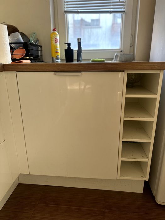 Продавам кухня в запазено състояние