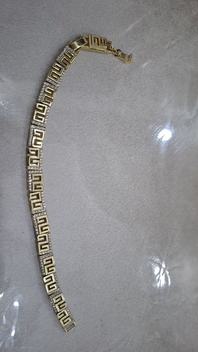 Oltin sotiladi srochni