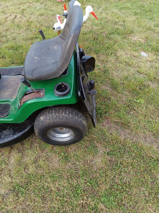 Tractoraș cositoare mașină  pt gazon