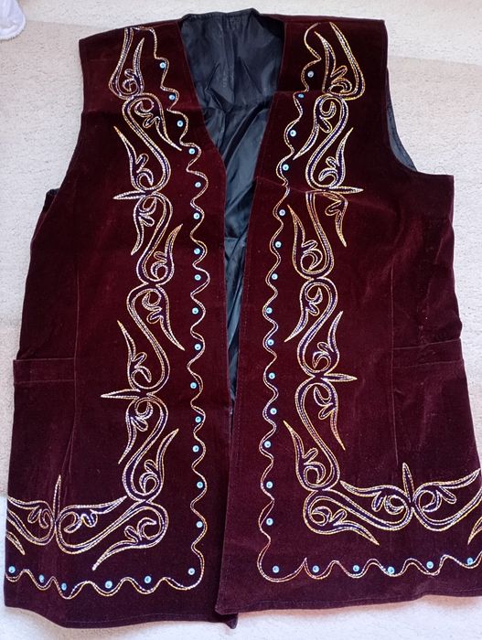 Продам   жилетки