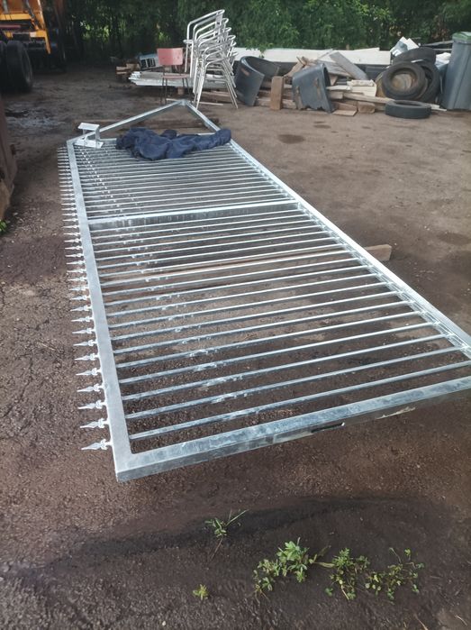 Врати,огради,парапети,метални конструкции.