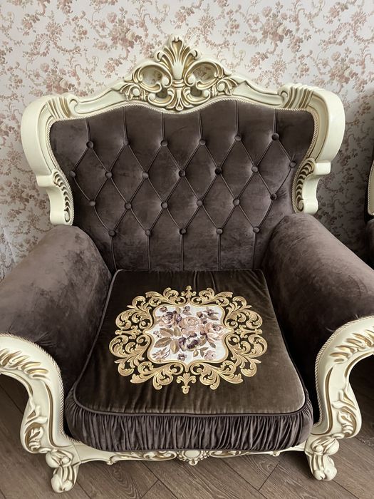Классический диван и 2 кресла (комплект)