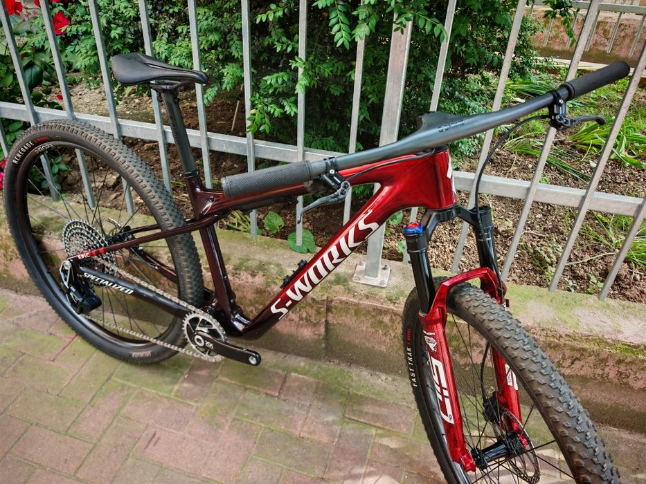 Bicicleta full suspension carbon Specialized S-works Epic World Cup marime S Darimo 8.4 kg stare impecabila