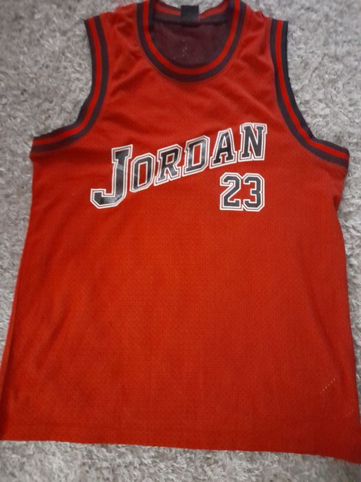 Maieu jordan 23 culoare roșu