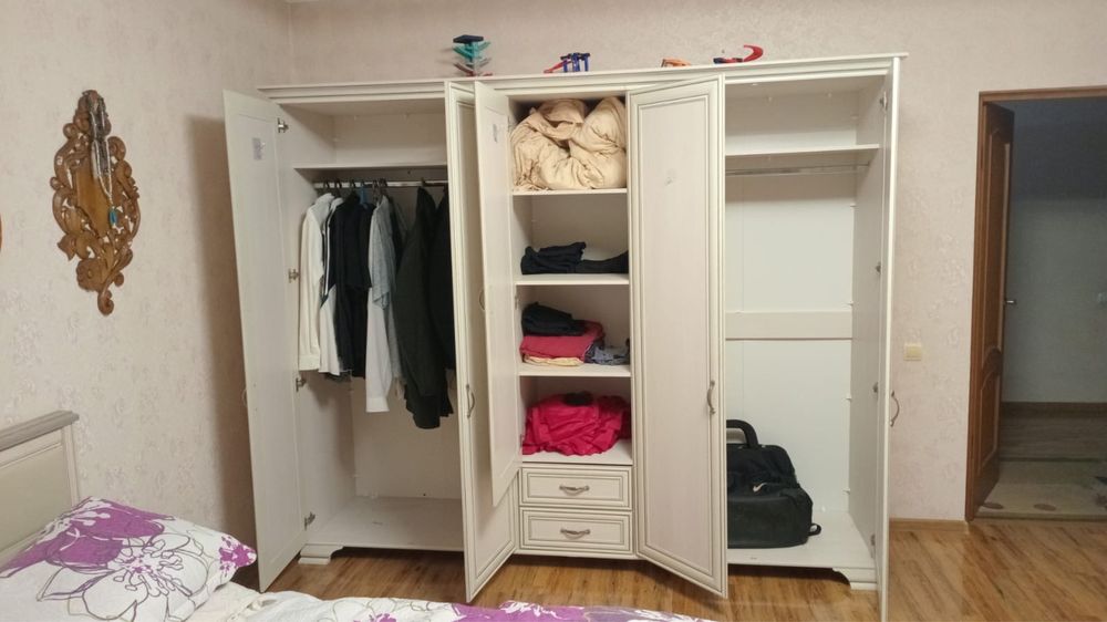 Продам платенной шкаф