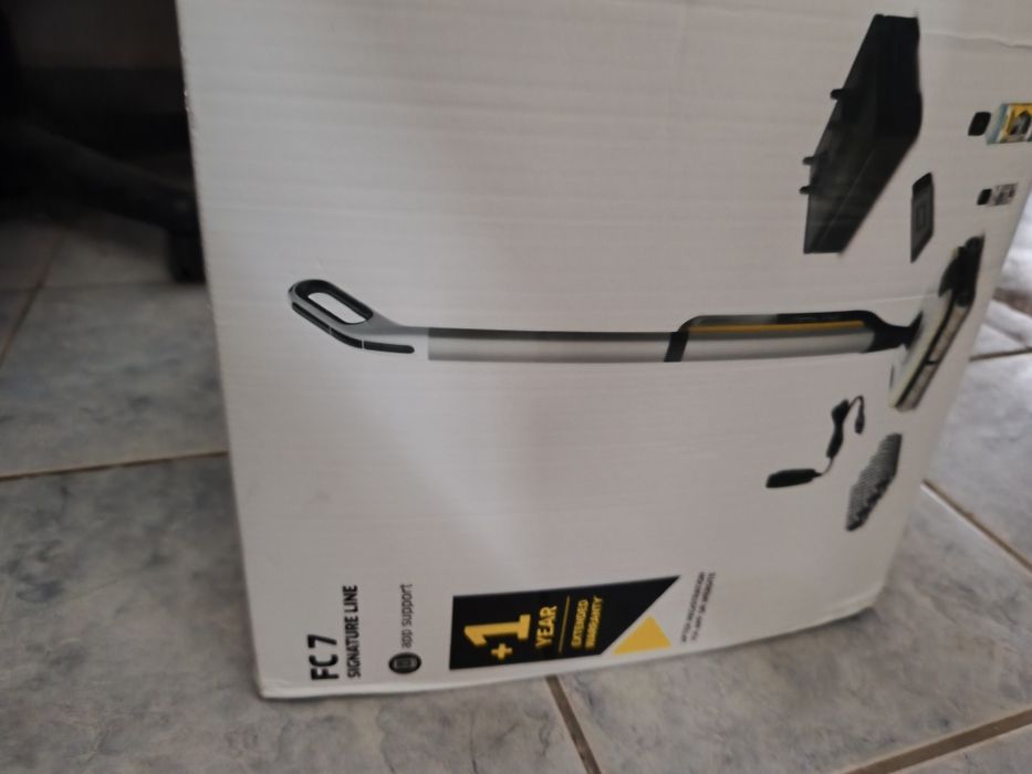 Vând Karcher FC 7