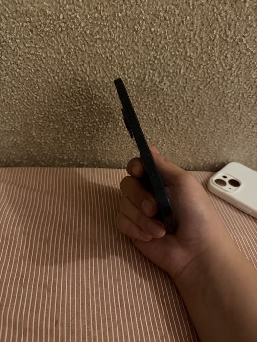 Iphone 13 128гб в идеале с коробкой.