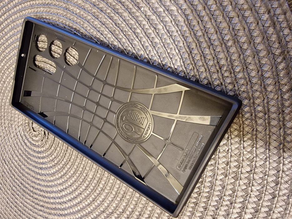 Husa Samsung Galaxy S22 Ultra 5G - SPIGEN Liquid Air Black