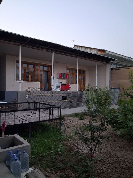 Xovli sotiladi Xonabodda 6.2 sotix 7 xona
