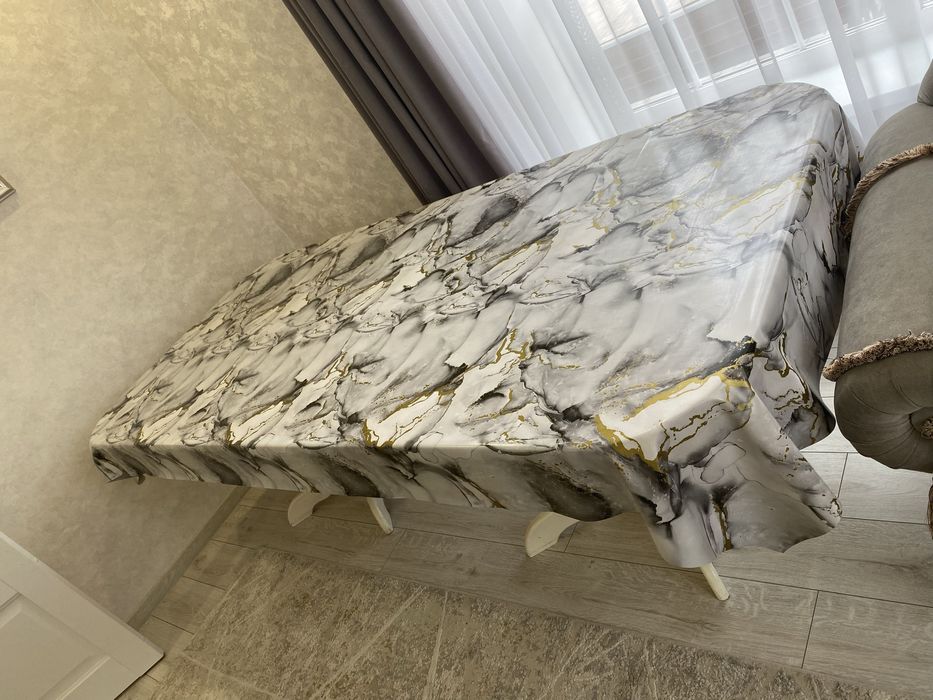 Стол раздвижной размер 2.5 метра.